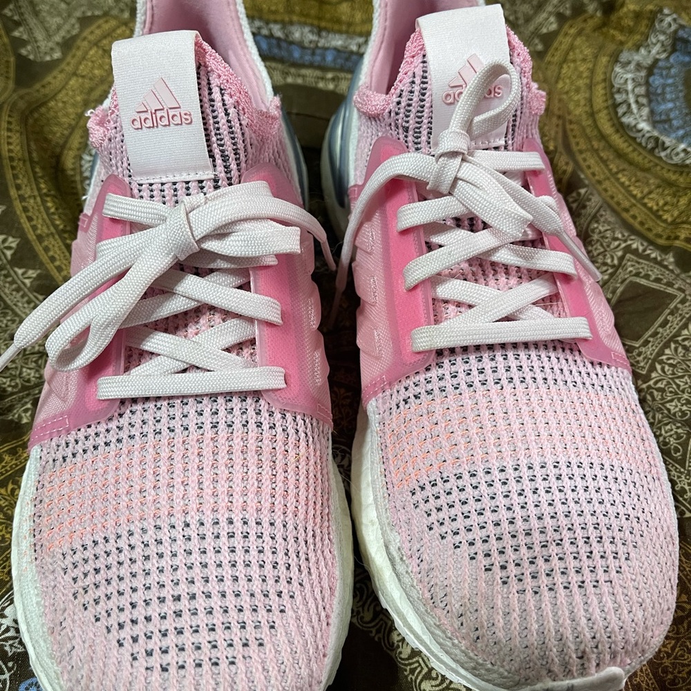 Women’s Adidas Ultra Boost 19 Pink Size 9